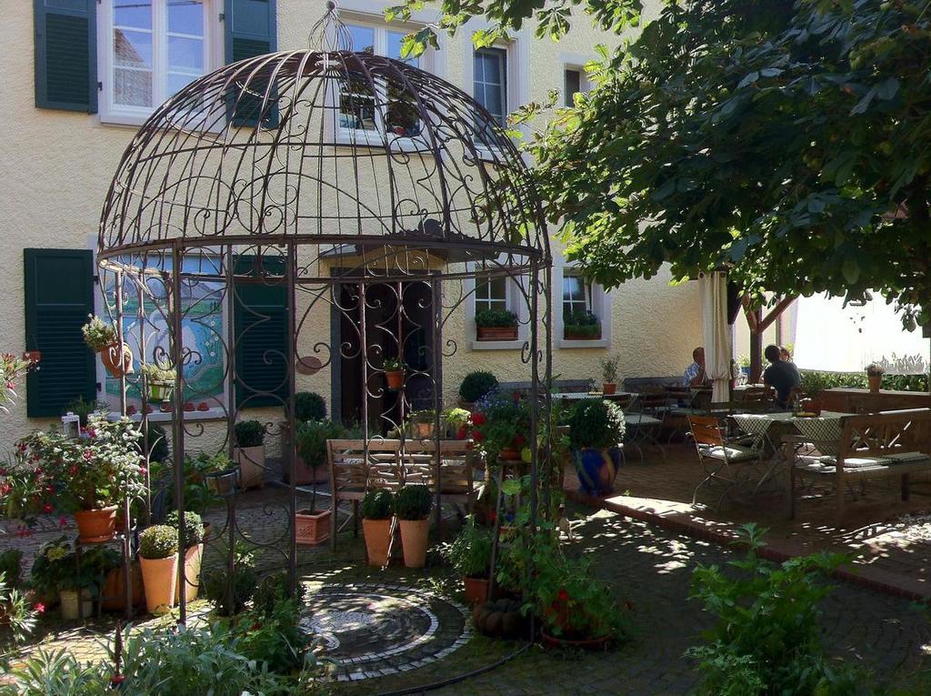 Gasthaus Schwanen & Villa Pfarrhus Stuhlingen Exterior photo